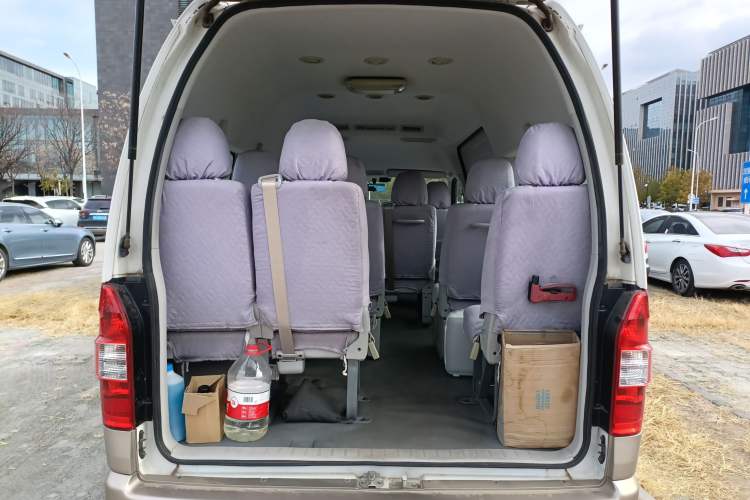 Used Jinbei Hiace 2018 2.4L Da Hai Shi W Manual 11-Seater Luxury Version 4RB2 Trunk