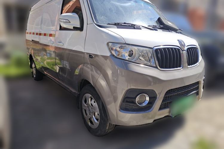 Used Jinbei Hiace  Front Right 45 Deg