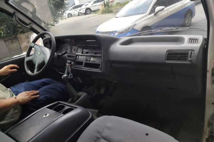 Used Jinbei Hiace  Center Console