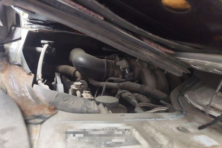 Used Jinbei Hiace  Engine Bay