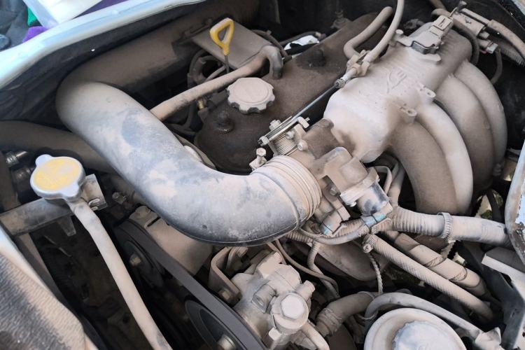 Used Jinbei Hiace  Engine Bay