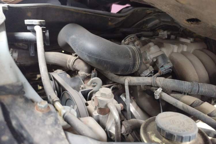 Used Jinbei Hiace  Engine Bay Right