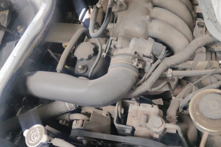 Used Jinbei Hiace  Engine Bay