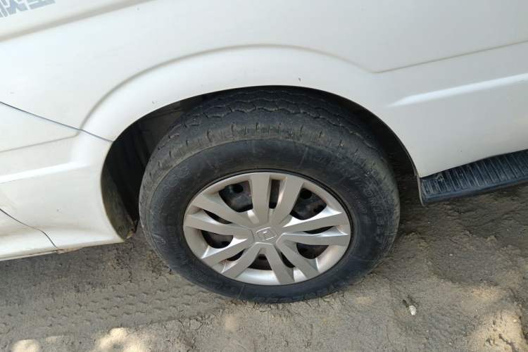 Used Jinbei Hiace  Right Front Wheel Hub