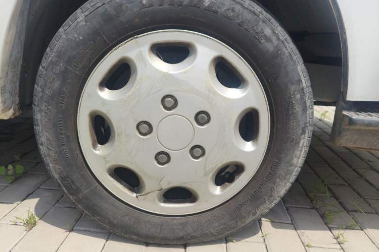 Used Jinbei Hiace  Right Front Wheel Hub