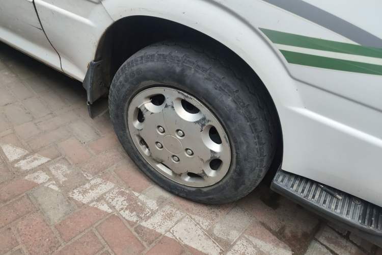 Used Jinbei Hiace  Right Front Wheel Hub