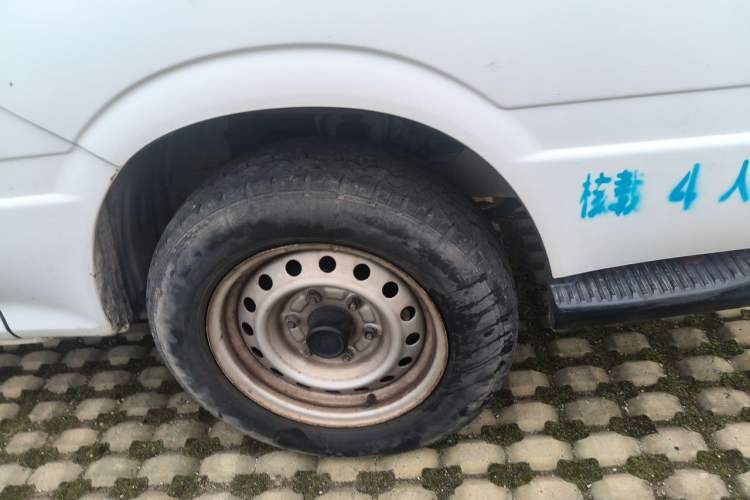 Used Jinbei Hiace  Right Front Wheel Hub