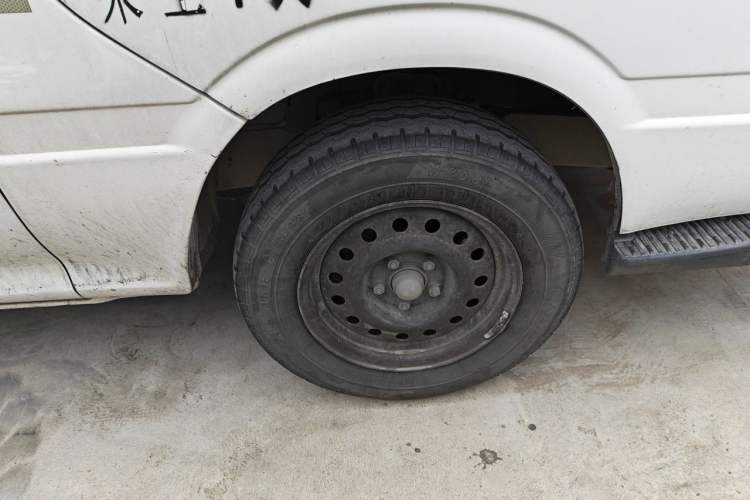 Used Jinbei Hiace  Right Front Wheel Hub
