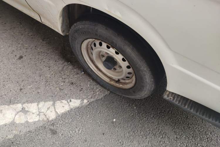 Used Jinbei Hiace  Right Front Wheel Hub