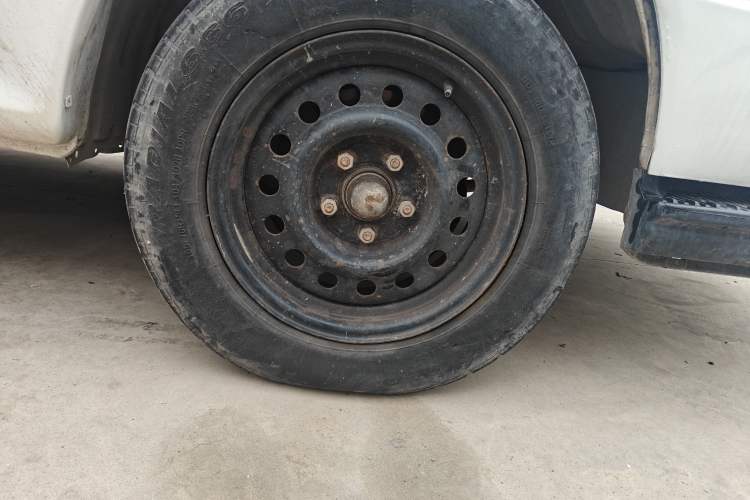 Used Jinbei Hiace  Right Front Wheel Hub