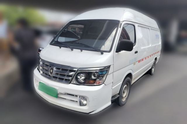 Used Jinbei Hiace Golden Cup Lion enclosed van