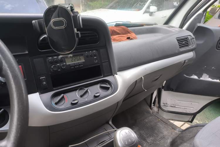 Used Jinbei Hiace 2020 2.0L Express King Series Deluxe Van Standard Roof China VI Emission Standard 1TZS Audio And AC Panel