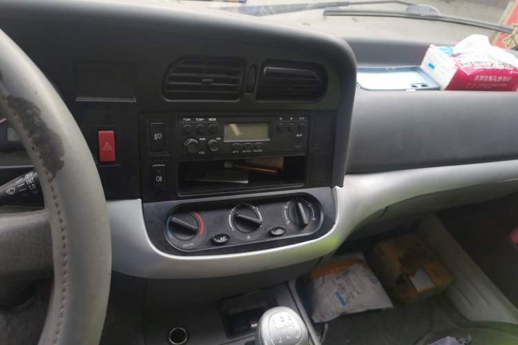 Used Jinbei Hiace 2020 2.0L Classic Luxury Version Standard Top-Emission Standard VI 1TZS Audio And AC Panel