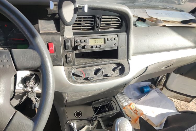 Used Jinbei Hiace 2020 2.0L Classic Luxury Version Standard Top-Emission Standard VI 1TZS Audio And AC Panel