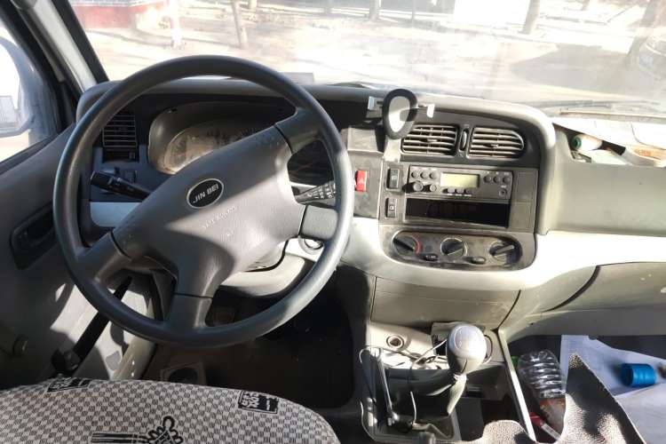 Used Jinbei Hiace 2020 2.0L Classic Luxury Version Standard Top-Emission Standard VI 1TZS Center Console