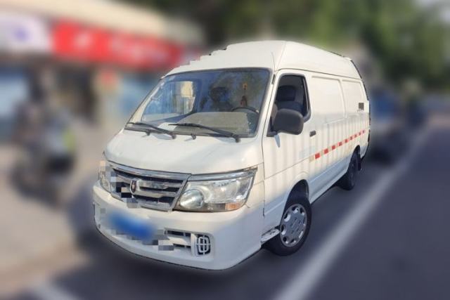 Used Jinbei Hiace Golden Cup Sea Lion 2.0L manual transmission, no sunroof, enclosed cargo van