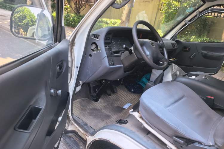 Used Jinbei Hiace 2020 2.0L Xiangyun Series Luxury Van High Roof China VI Standard Model 1TZS Driver Seat
