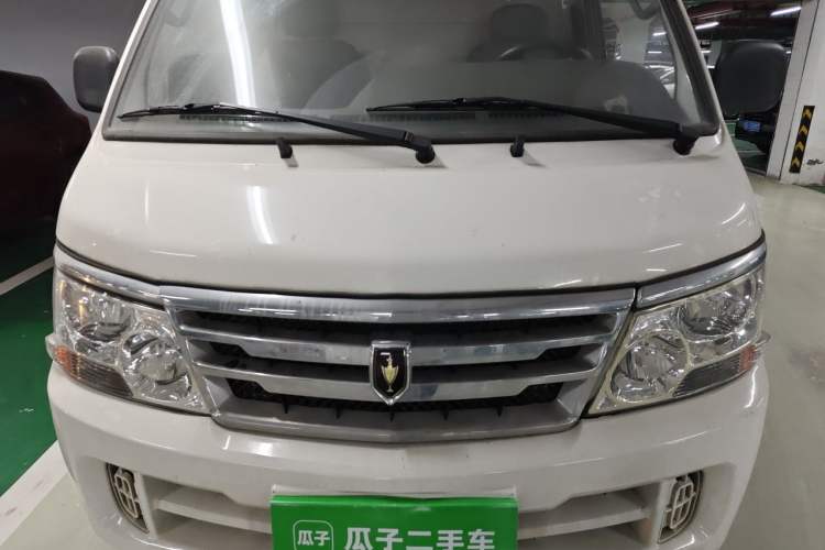Used Jinbei Hiace 2020 2.0L Express King Series Deluxe Van Standard Roof China VI Emission Standard 1TZS Engine Bay