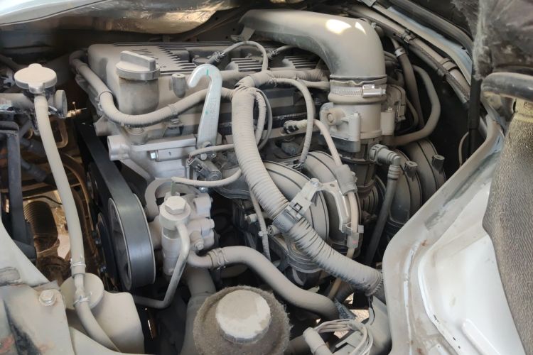 Used Jinbei Hiace 2020 2.0L Classic Luxury Version Standard Top-Emission Standard VI 1TZS Engine Bay
