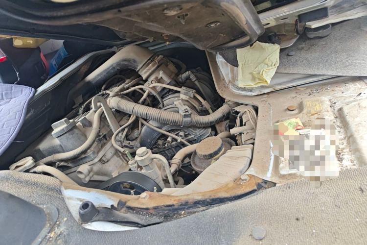 Used Jinbei Hiace 2020 2.0L Xiangyun Series Luxury Van High Roof China VI Standard Model 1TZS Engine Bay