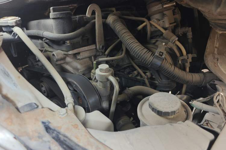 Used Jinbei Hiace  Engine Bay Left