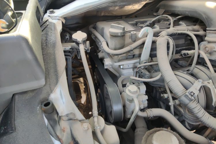 Used Jinbei Hiace 2020 2.0L Classic Luxury Version Standard Top-Emission Standard VI 1TZS Engine Bay Right