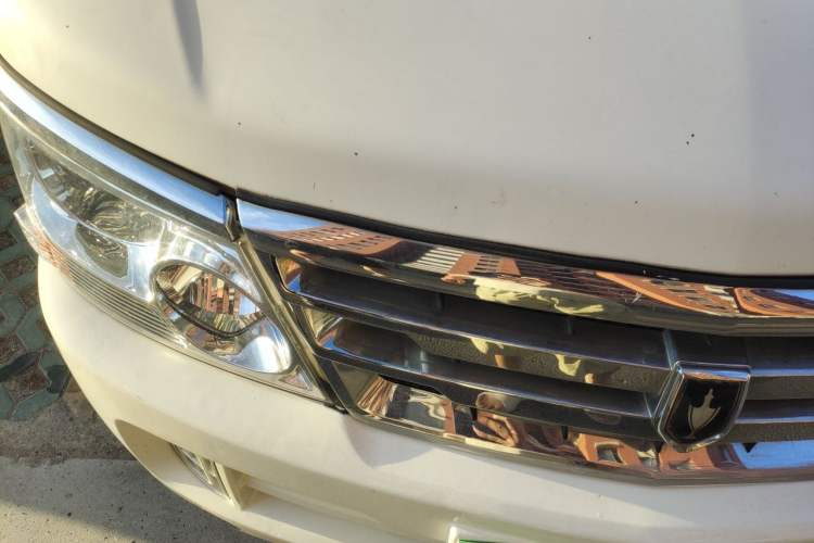 Used Jinbei Hiace 2020 2.0L Express King Series Deluxe Van Standard Roof China VI Emission Standard 1TZS Engine Bay Right