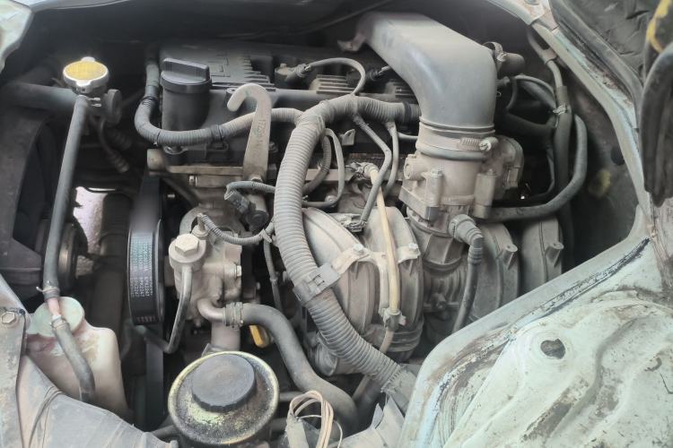 Used Jinbei Hiace 2020 2.0L Xiangyun Series Luxury Van High Roof China VI Standard Model 1TZS Engine Bay