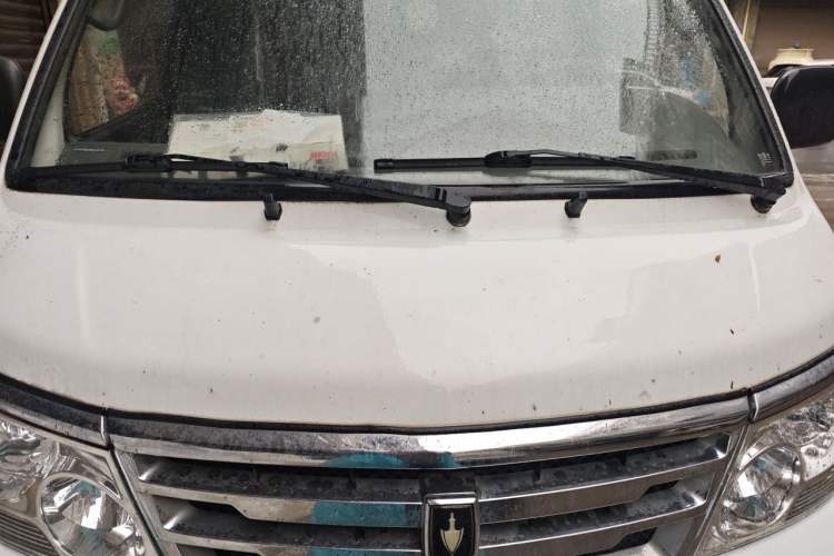 Used Jinbei Hiace 2020 2.0L Express King Series Deluxe Van Standard Roof China VI Emission Standard 1TZS Engine Bay