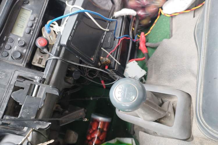 Used Jinbei Hiace 2020 2.0L Xiangyun Series Luxury Van High Roof China VI Standard Model 1TZS Gear Lever