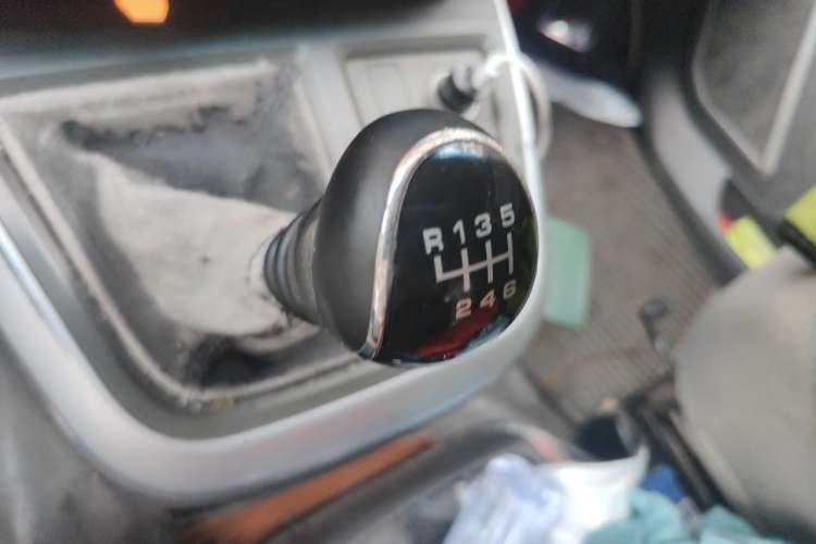 Used Jinbei Hiace 2020 2.0L Express King Series Deluxe Van Standard Roof China VI Emission Standard 1TZS Gear Lever