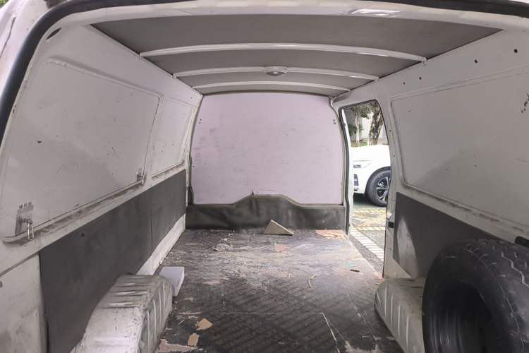 Used Jinbei Hiace 2020 2.0L Express King Series Deluxe Van Standard Roof China VI Emission Standard 1TZS Headliner