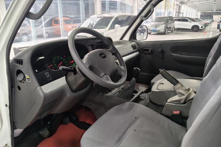 Used Jinbei Hiace 2020 2.0L Express King Series Deluxe Van Standard Roof China VI Emission Standard 1TZS Interior 1