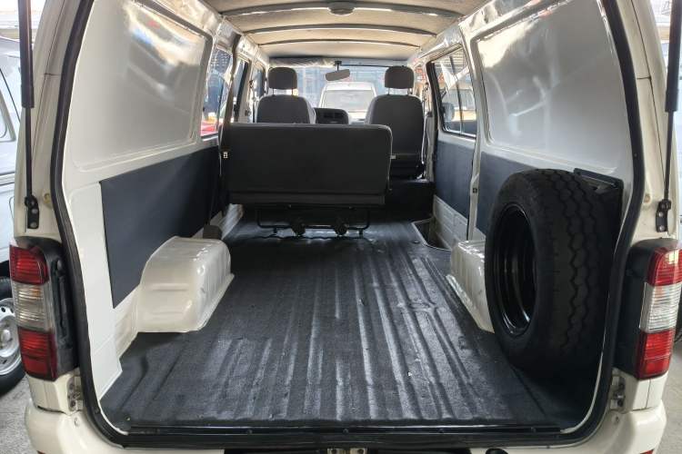 Used Jinbei Hiace 2020 2.0L Express King Series Deluxe Van Standard Roof China VI Emission Standard 1TZS Left Front Seat