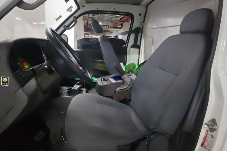 Used Jinbei Hiace 2020 2.0L Express King Series Deluxe Van Standard Roof China VI Emission Standard 1TZS Left Front Seat