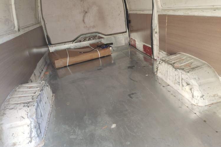 Used Jinbei Hiace 2020 2.0L Express King Series Deluxe Van Standard Roof China VI Emission Standard 1TZS Left Rear Seat