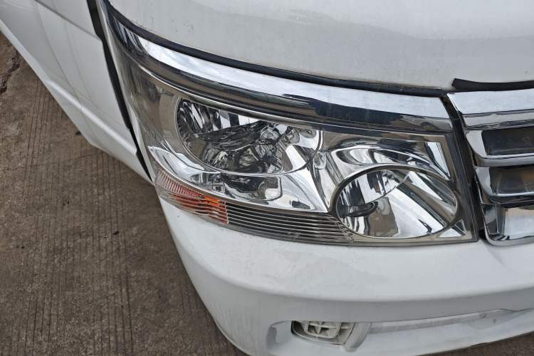 Used Jinbei Hiace 2020 2.0L Express King Series Deluxe Van Standard Roof China VI Emission Standard 1TZS Right Front Headlight