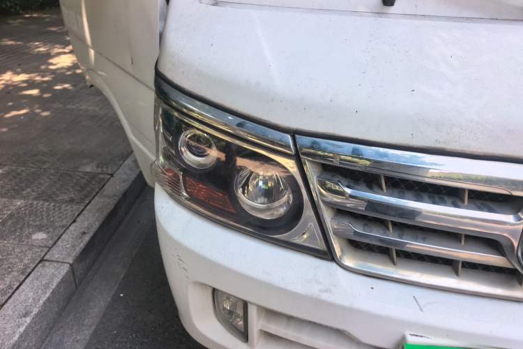 Used Jinbei Hiace 2020 2.0L Xiangyun Series Luxury Van High Roof China VI Standard Model 1TZS Right Front Headlight
