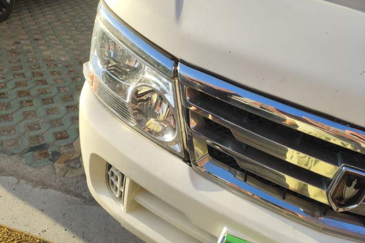 Used Jinbei Hiace 2020 2.0L Express King Series Deluxe Van Standard Roof China VI Emission Standard 1TZS Right Front Headlight