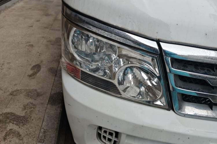 Used Jinbei Hiace 2020 2.0L Express King Series Deluxe Van Standard Roof China VI Emission Standard 1TZS Right Front Headlight