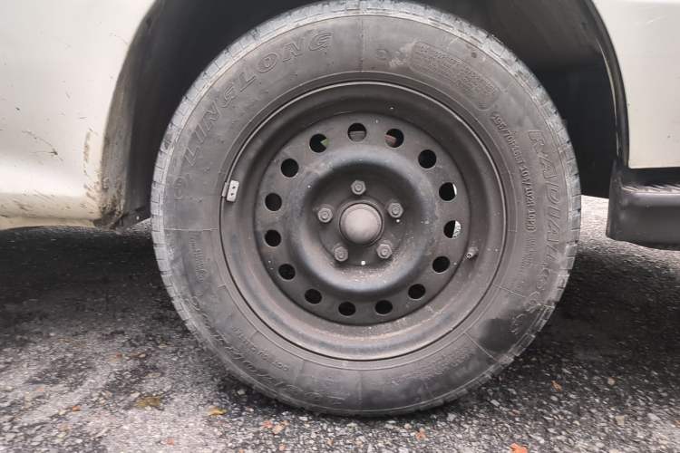 Used Jinbei Hiace 2020 2.0L Express King Series Deluxe Van Standard Roof China VI Emission Standard 1TZS Right Front Wheel Hub