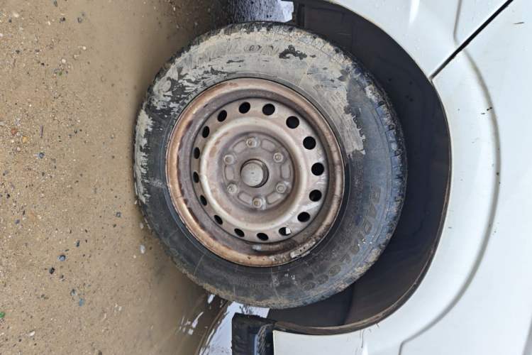 Used Jinbei Hiace 2020 2.0L Xiangyun Series Luxury Van High Roof China VI Standard Model 1TZS Right Front Wheel Hub