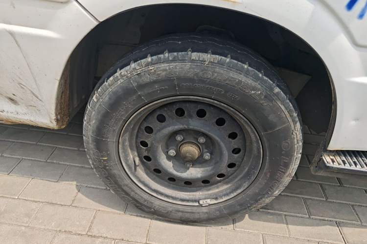 Used Jinbei Hiace 2020 2.0L Express King Series Deluxe Van High Roof China VI Standard 1TZS Right Front Wheel Hub
