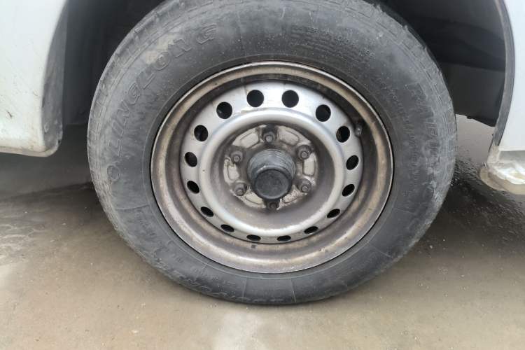 Used Jinbei Hiace 2020 2.0L Xiangyun Series Luxury Van High Roof China VI Standard Model 1TZS Right Front Wheel Hub