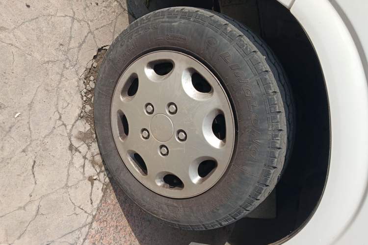 Used Jinbei Hiace 2020 2.0L Express King Series Deluxe Van Standard Roof China VI Emission Standard 1TZS Right Front Wheel Hub