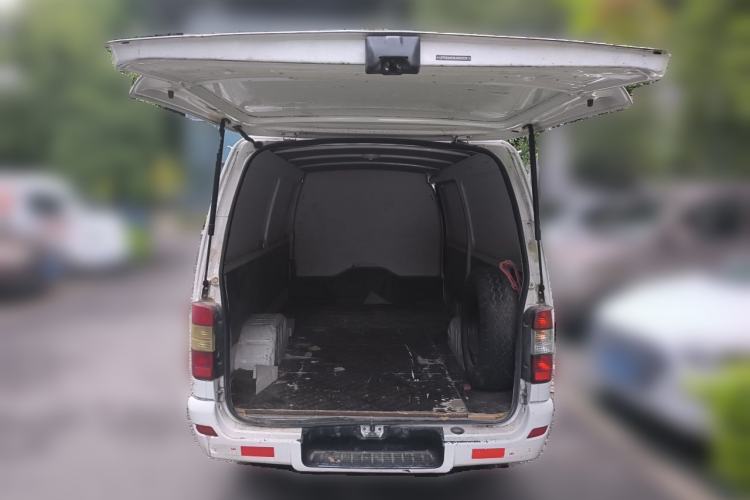 Used Jinbei Hiace 2020 2.0L Express King Series Deluxe Van Standard Roof China VI Emission Standard 1TZS Trunk