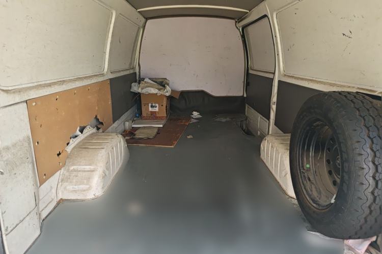Used Jinbei Hiace 2020 2.0L Express King Series Deluxe Van Standard Roof China VI Emission Standard 1TZS Trunk