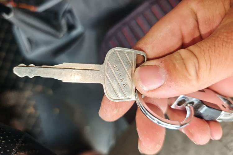 Used Jinbei Hiace 2020 2.0L Xiangyun Series Luxury Van High Roof China VI Standard Model 1TZS Vehicle Key