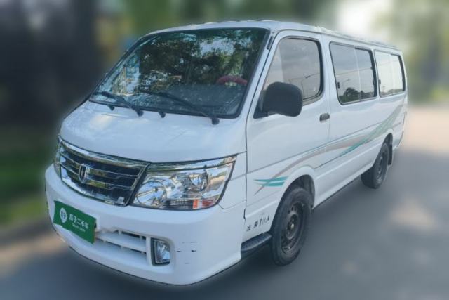 Used Jinbei Hiace White, 10-seater, 2.0-liter gasoline engine.