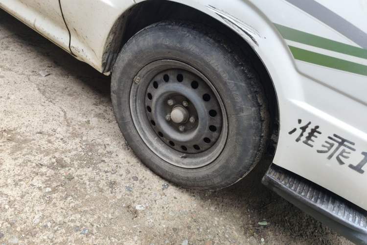 Used Jinbei Hiace  Right Front Wheel Hub